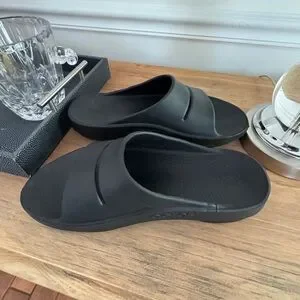 EUC Oofos Black Slides Sandals M10/W12 OOFOS | Shoes | Euc Oofos Black Slides Sandals Mw12 | Poshmark main image 2